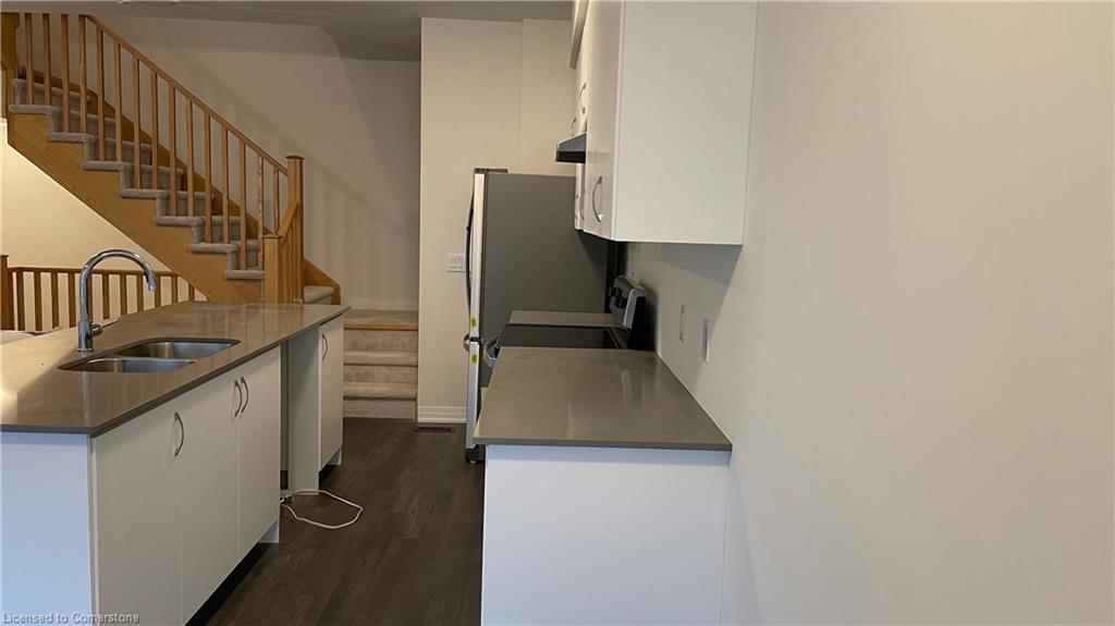 712-585 Colborne Street E Property Photo 12