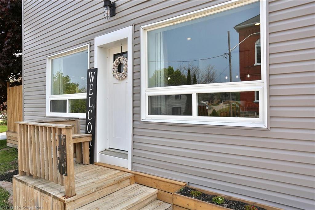 136 Huron Street Property Photo 8