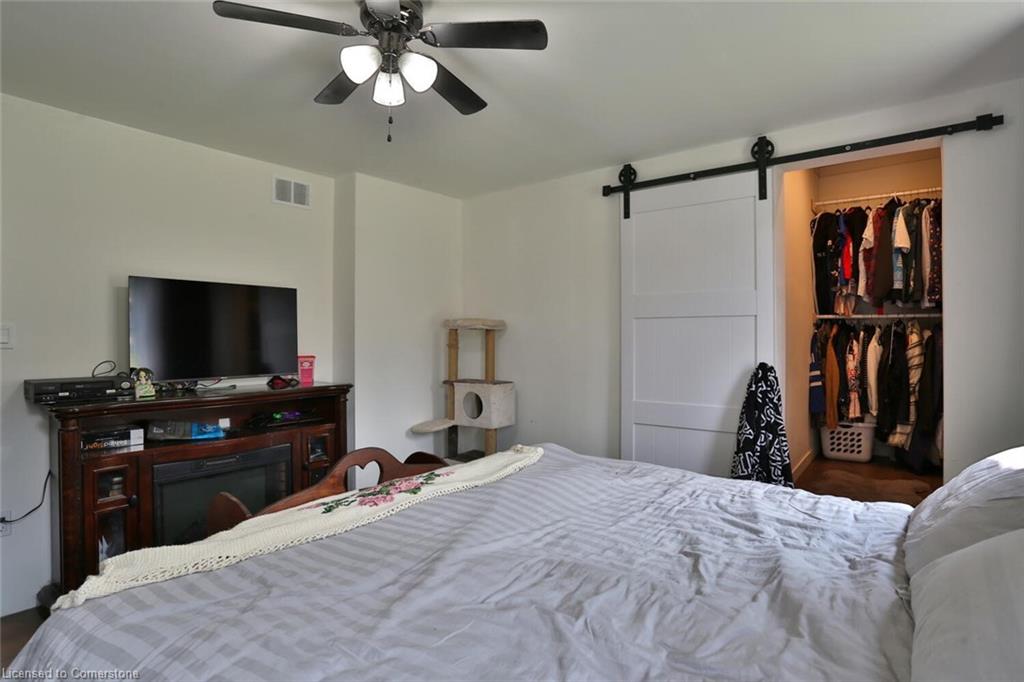 136 Huron Street Property Photo 24