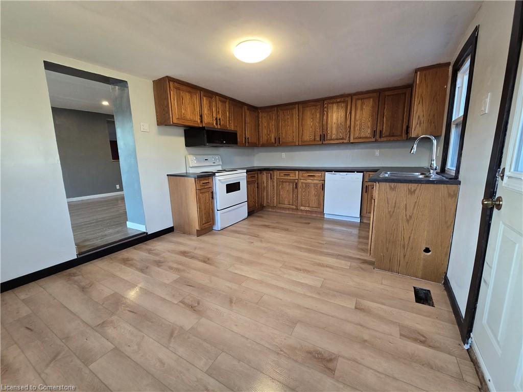 136 Huron Street Property Photo 48