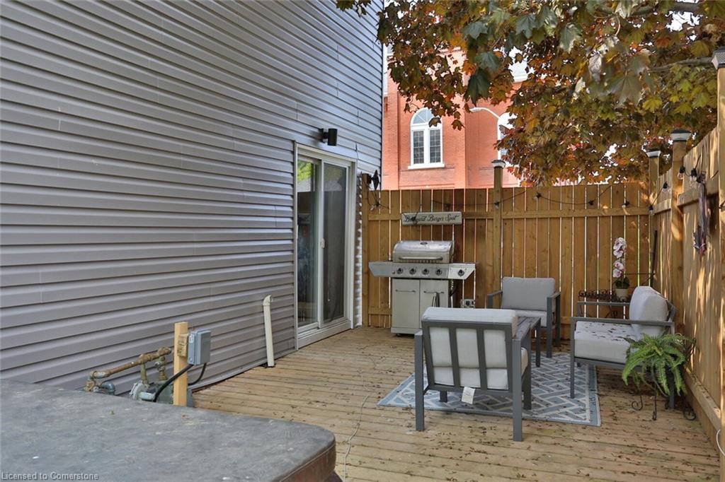 136 Huron Street Property Photo 13
