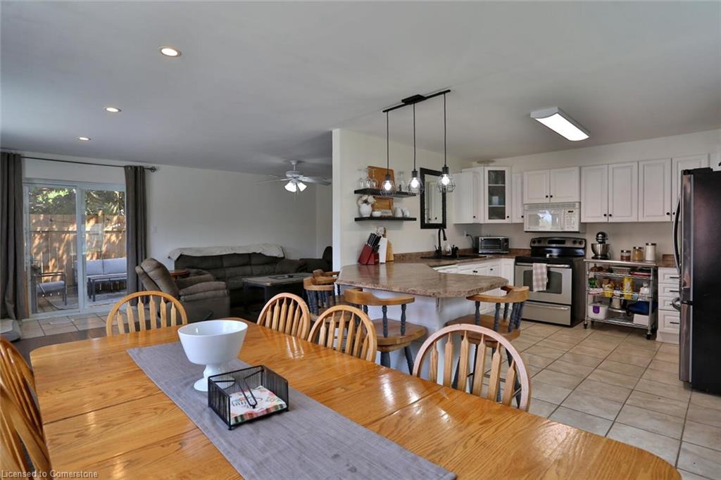 136 Huron Street Property Photo 17