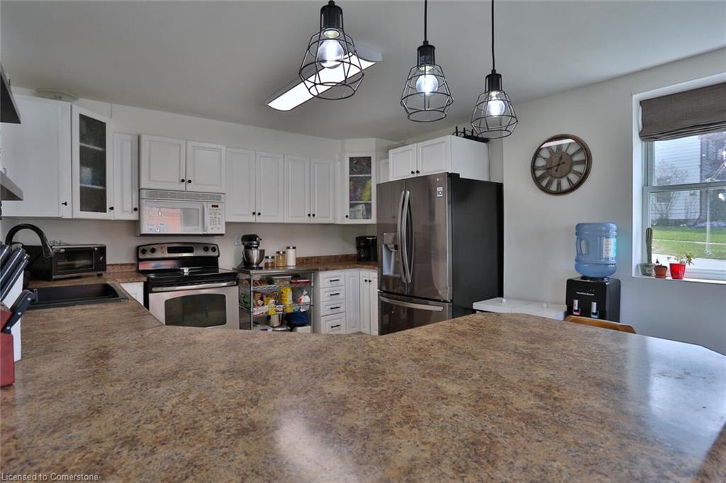136 Huron Street Property Photo 18