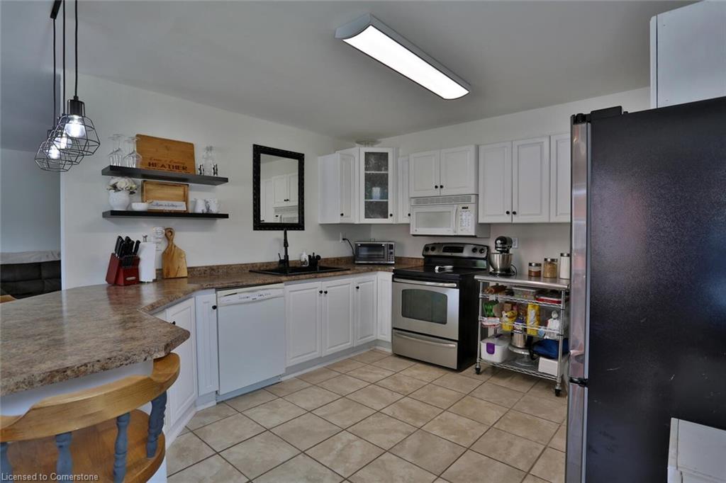 136 Huron Street Property Photo 19