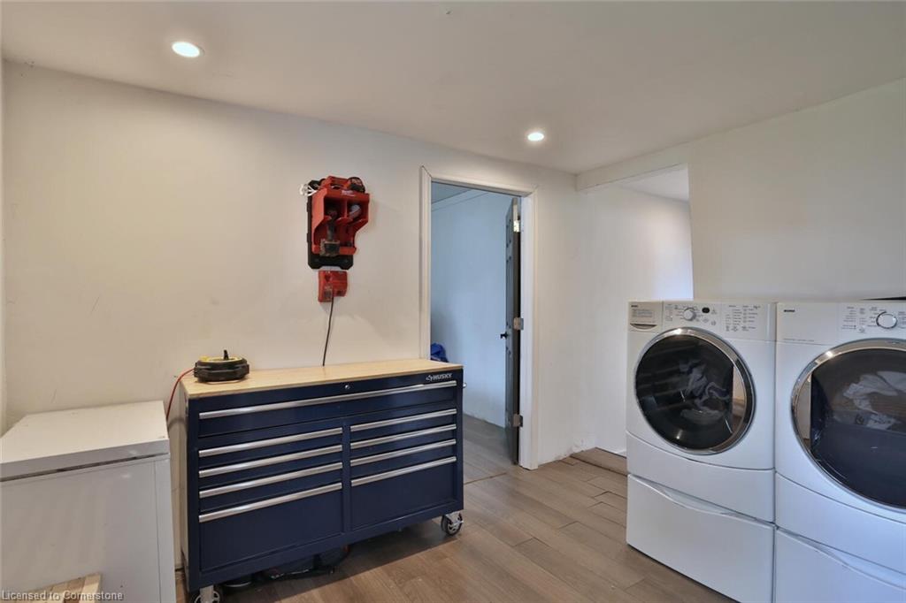 136 Huron Street Property Photo 28