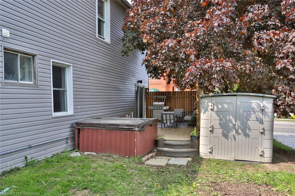 136 Huron Street Property Photo 32