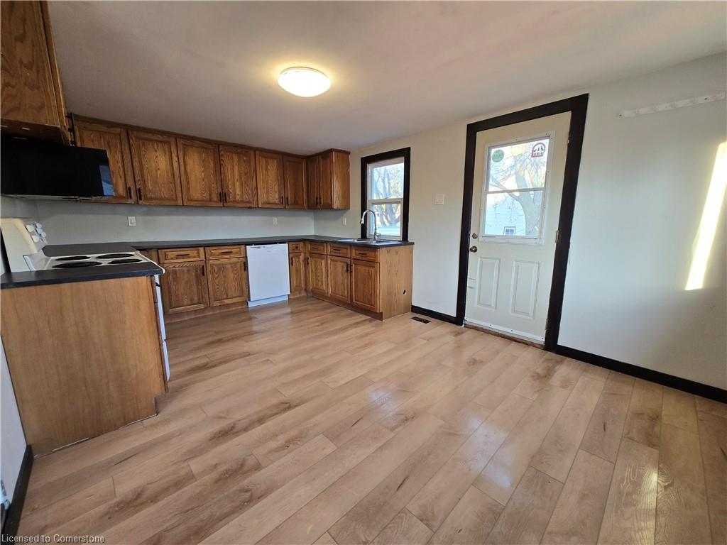 136 Huron Street Property Photo 47