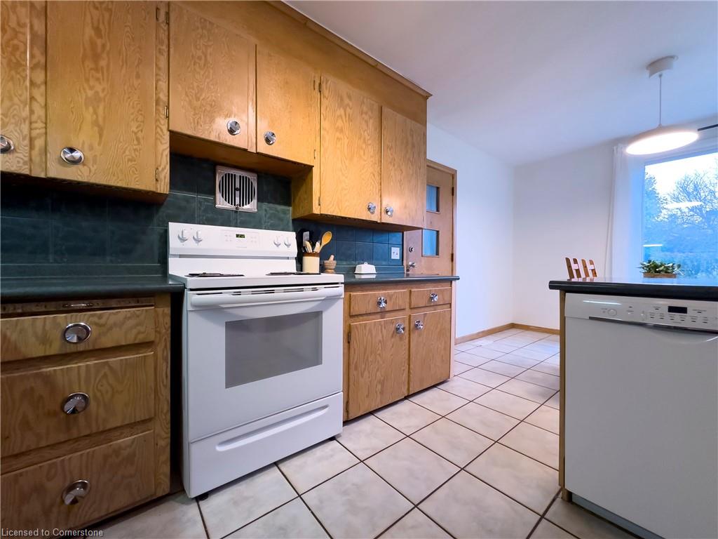 119 Oneida Boulevard Property Photo 10