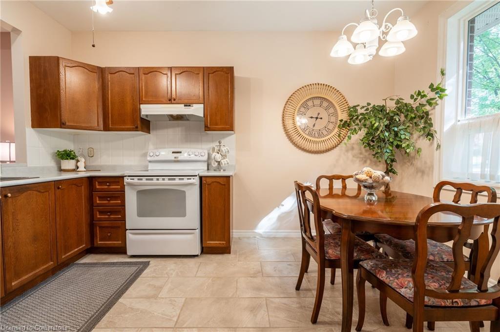44 Greentrail Drive Property Photo 6