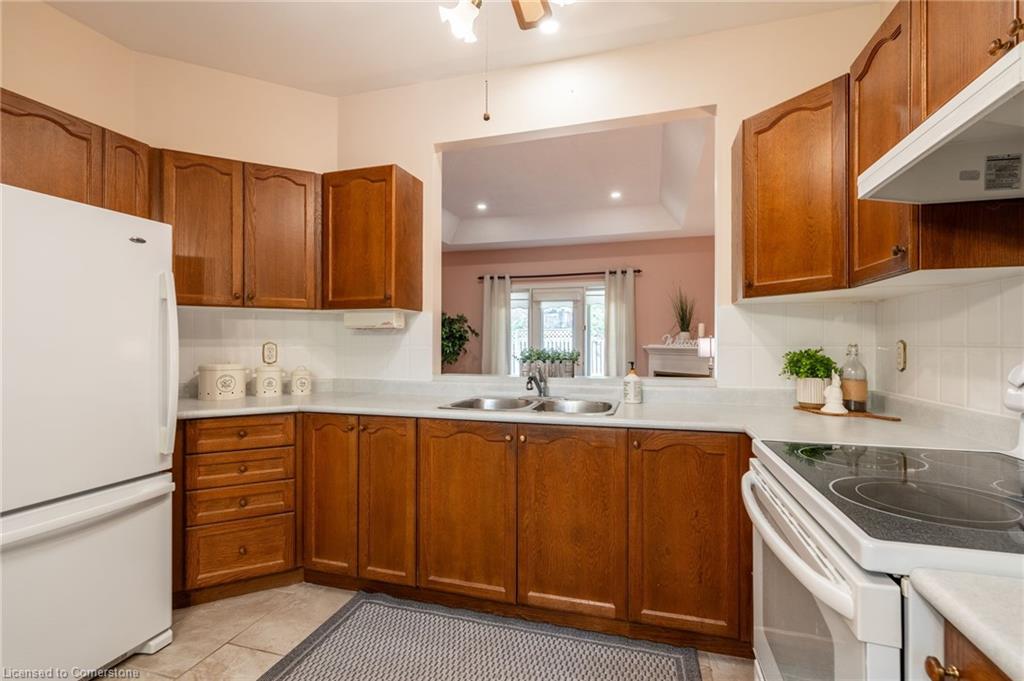 44 Greentrail Drive Property Photo 8