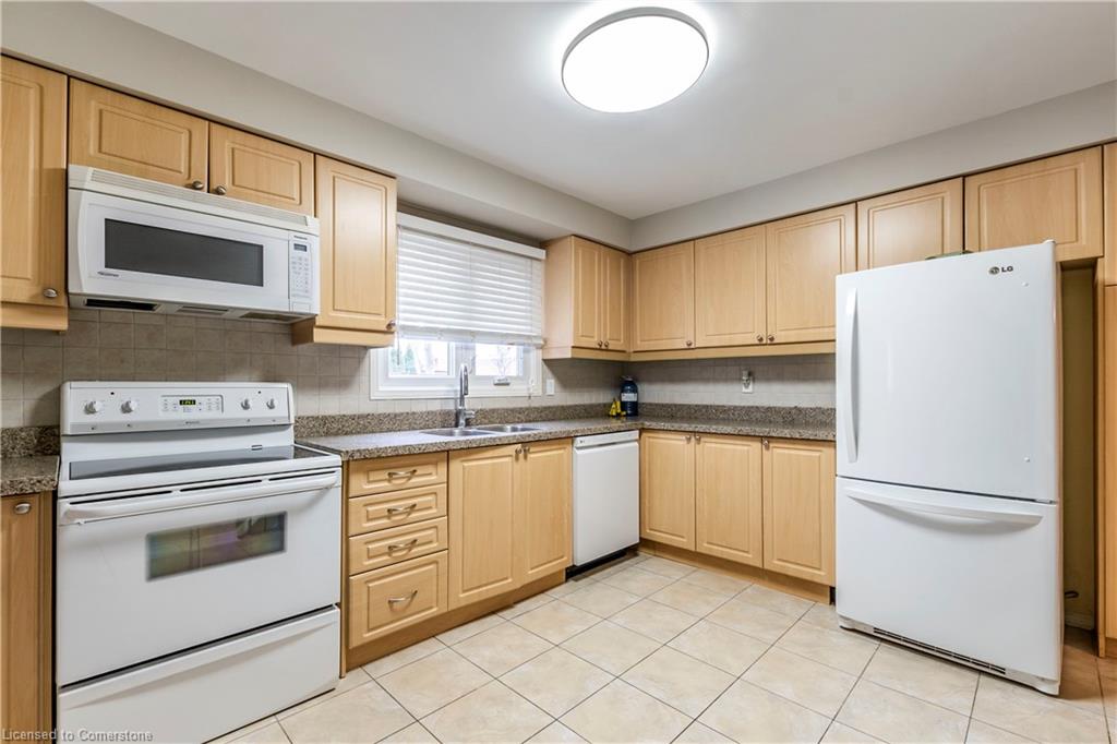 2031 Headon Forest Drive Property Photo 8