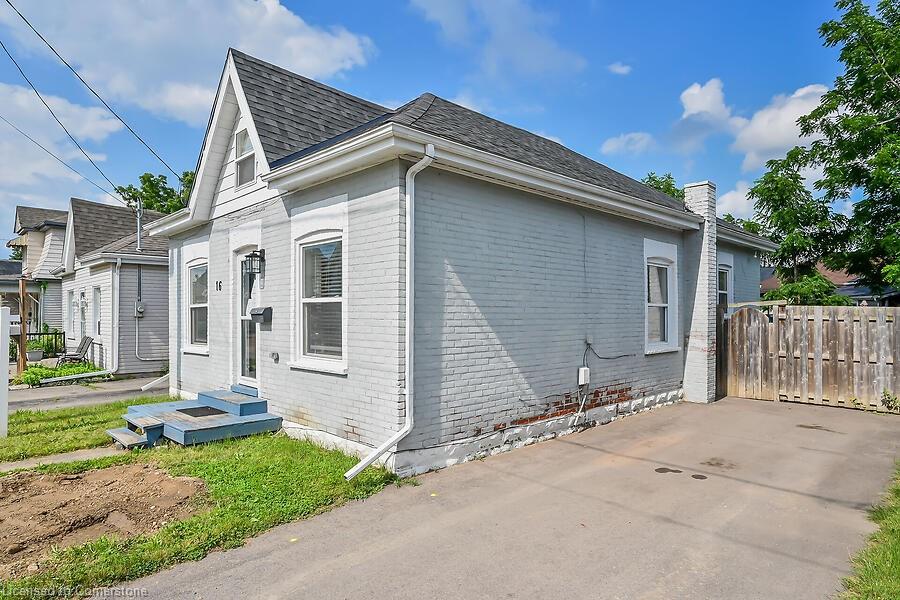 16 Webling Street Property Photo 2