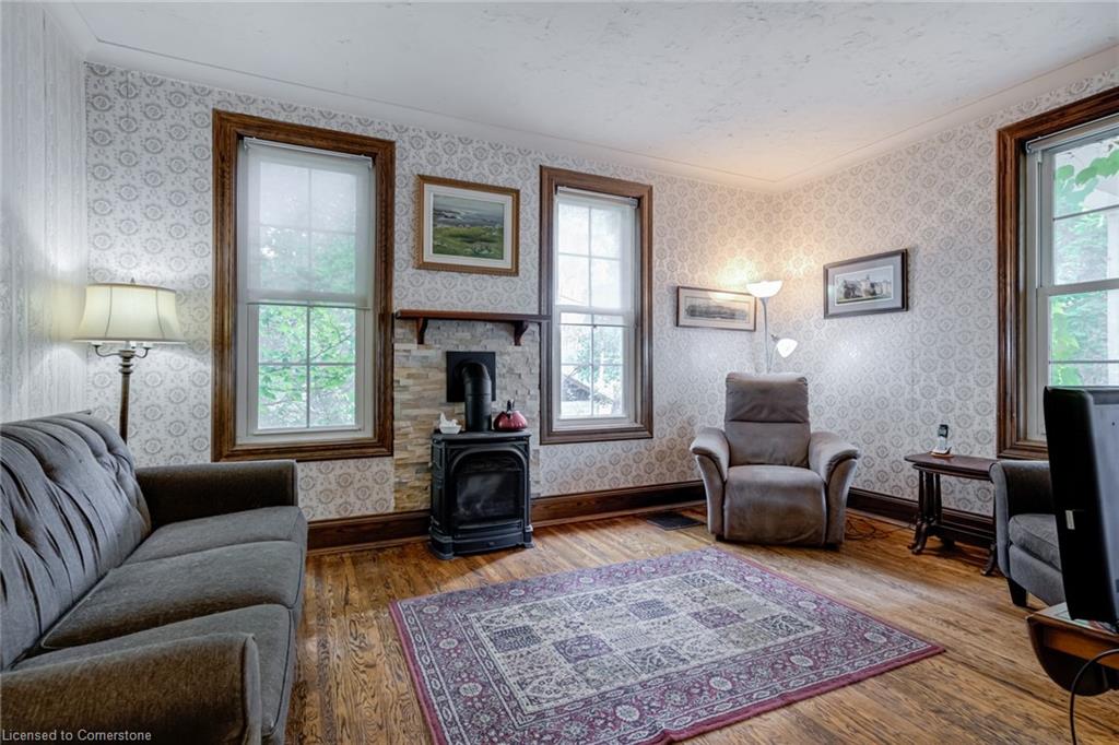 94 Sutherland Street W Property Photo 10