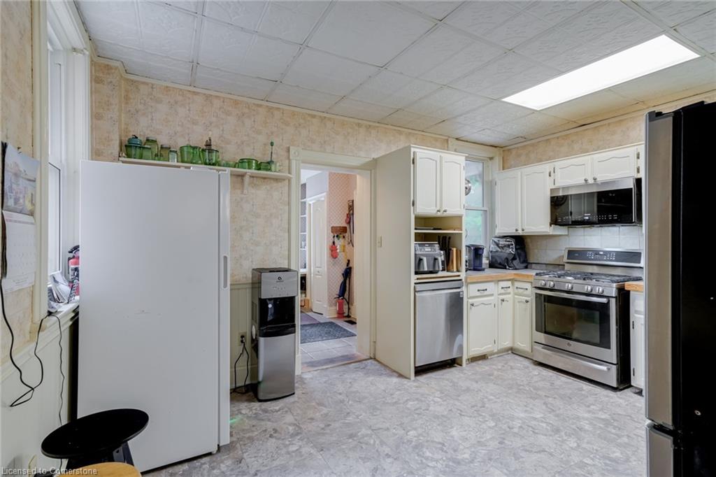 94 Sutherland Street W Property Photo 11