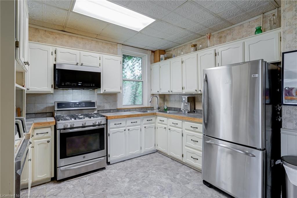 94 Sutherland Street W Property Photo 12