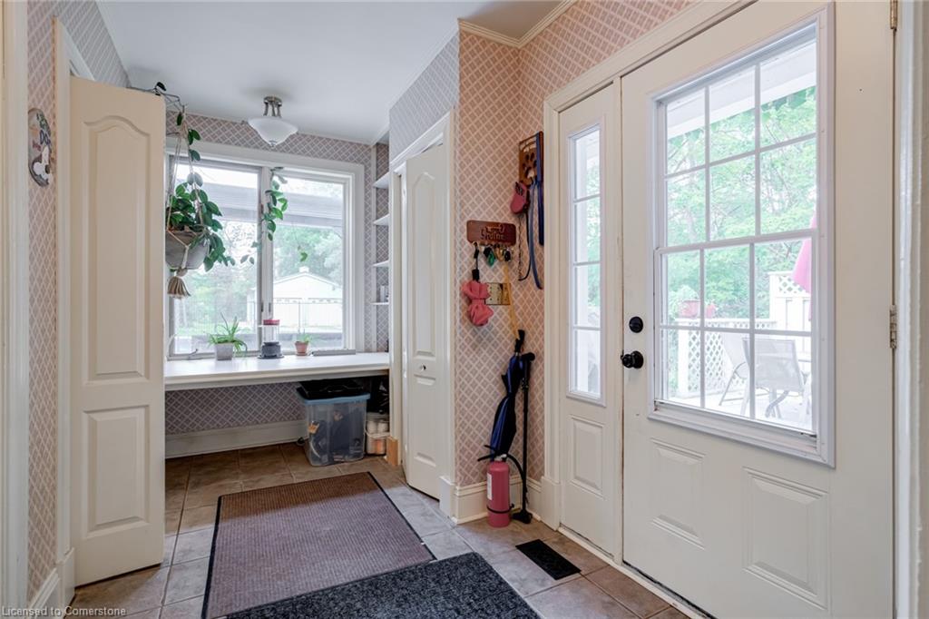 94 Sutherland Street W Property Photo 14
