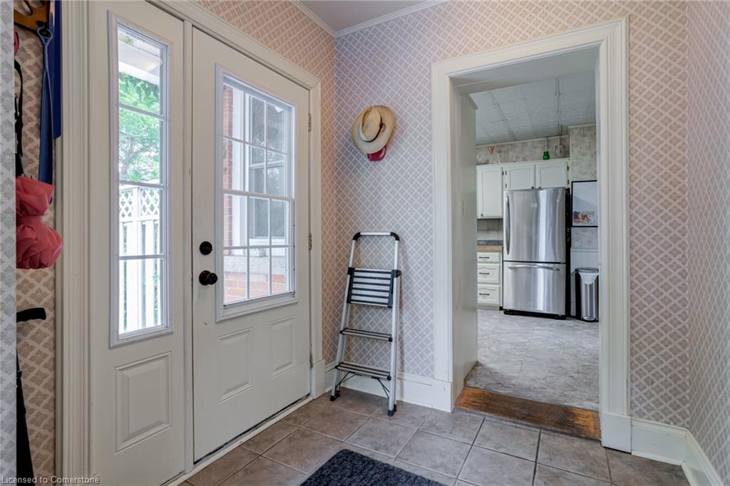94 Sutherland Street W Property Photo 32