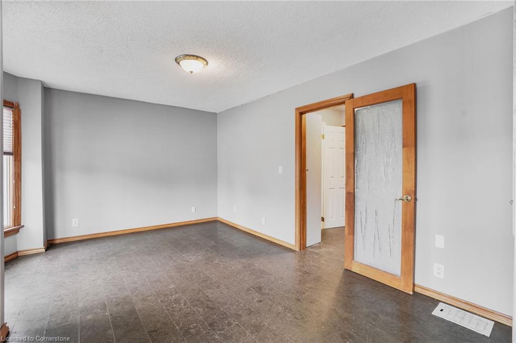 968 Main Street E Property Photo 5
