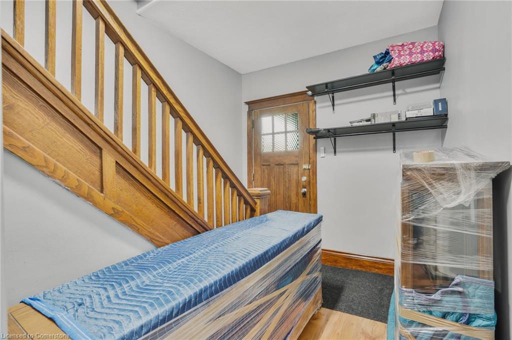968 Main Street E Property Photo 23