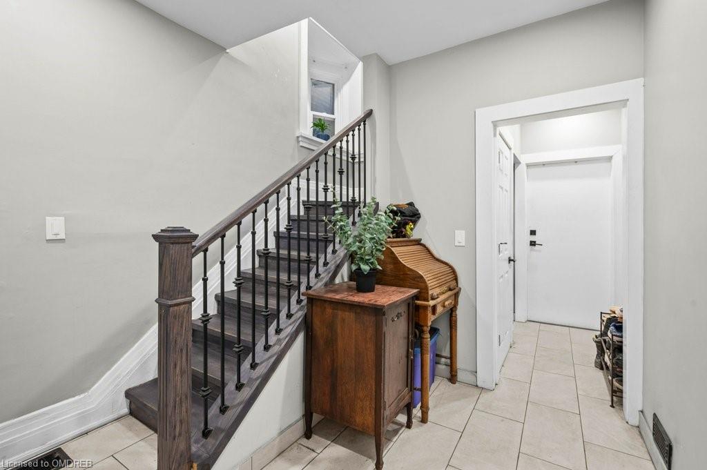 191 Wentworth Street S Property Photo 5