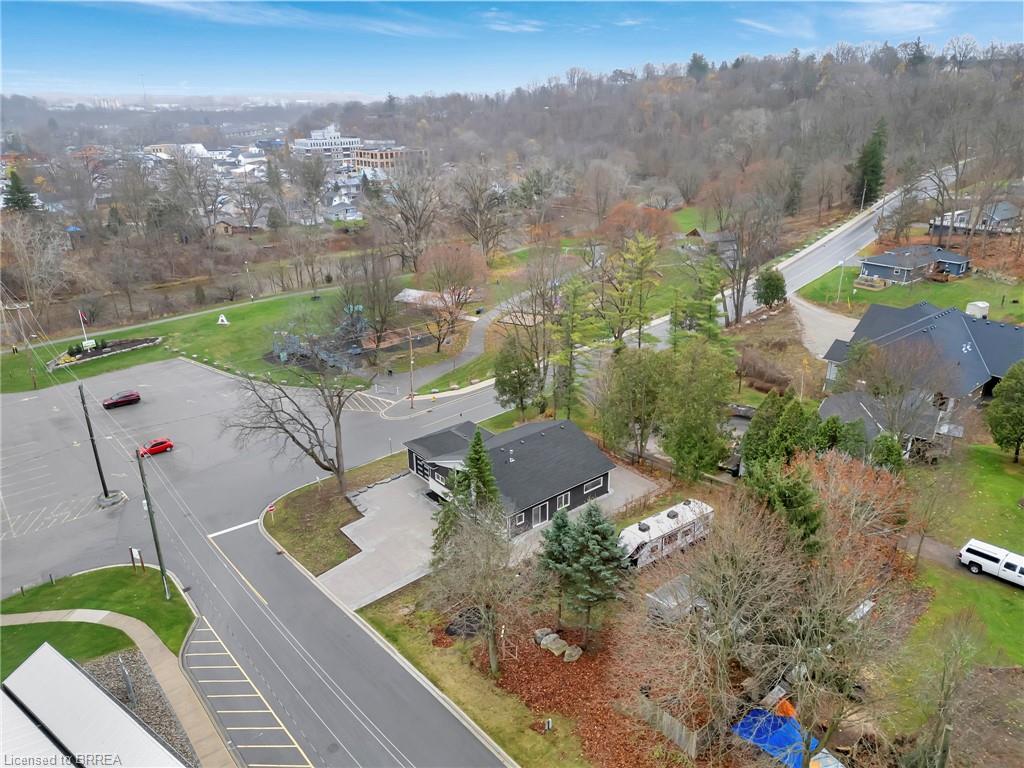 59 Laurel Street Property Photo 3