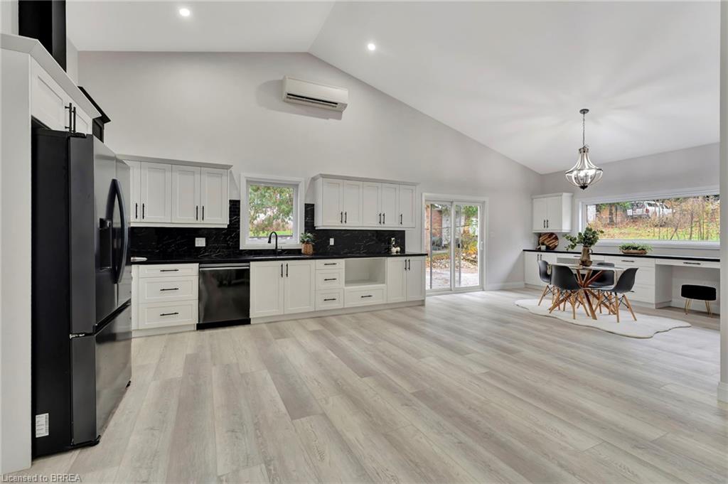 59 Laurel Street Property Photo 8