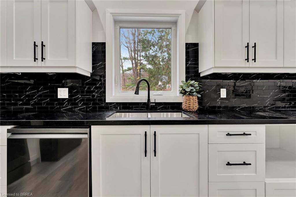 59 Laurel Street Property Photo 12