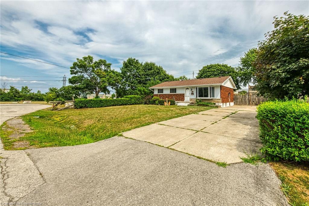 46 Oriole Crescent Property Photo 2