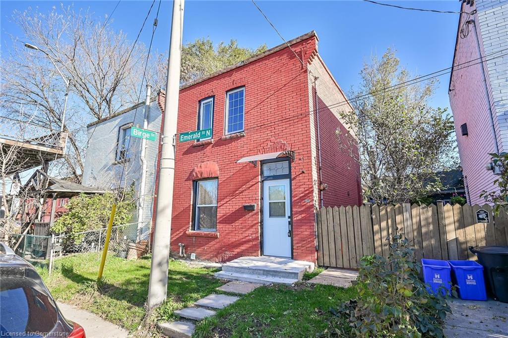 346 Emerald Street N Property Photo 1