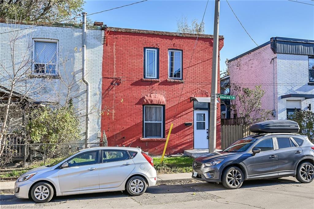 346 Emerald Street N Property Photo 2