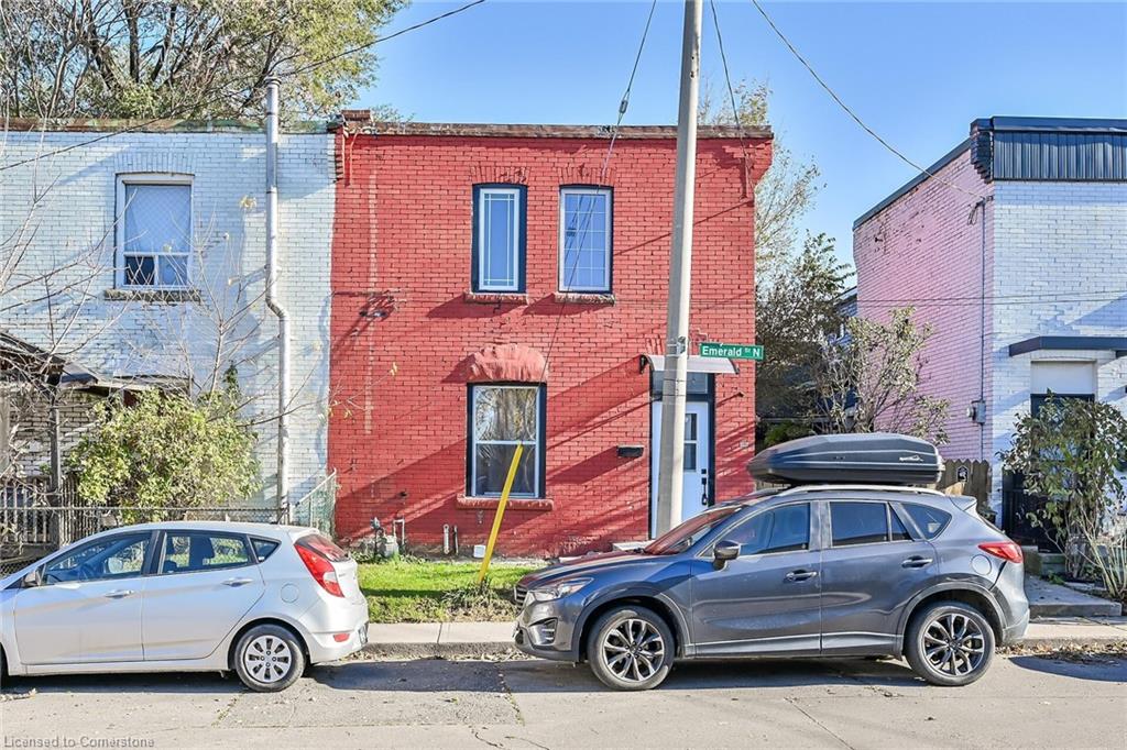 346 Emerald Street N Property Photo 3