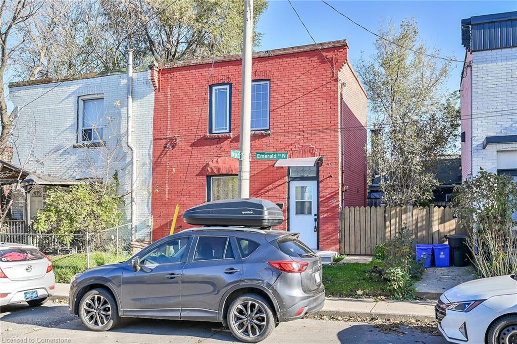 346 Emerald Street N Property Photo 4