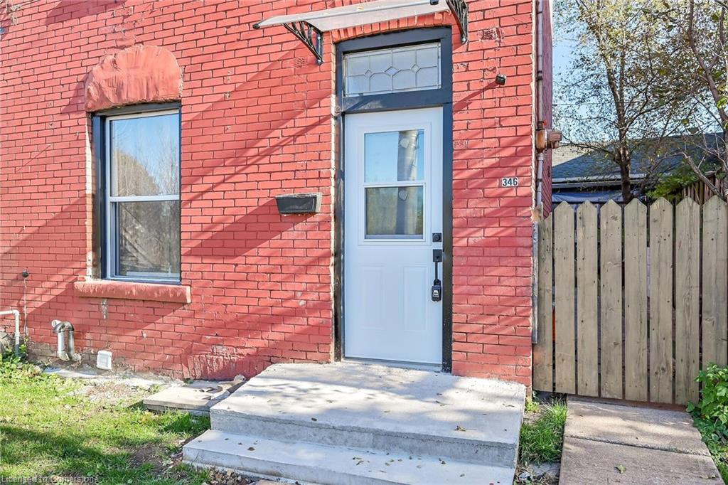 346 Emerald Street N Property Photo 5