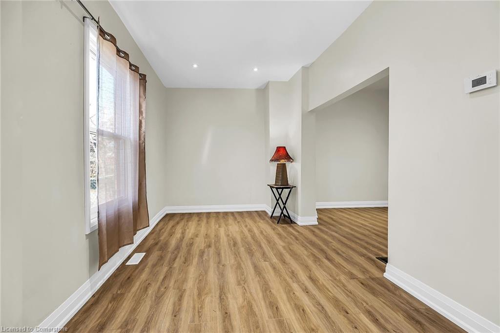 346 Emerald Street N Property Photo 6