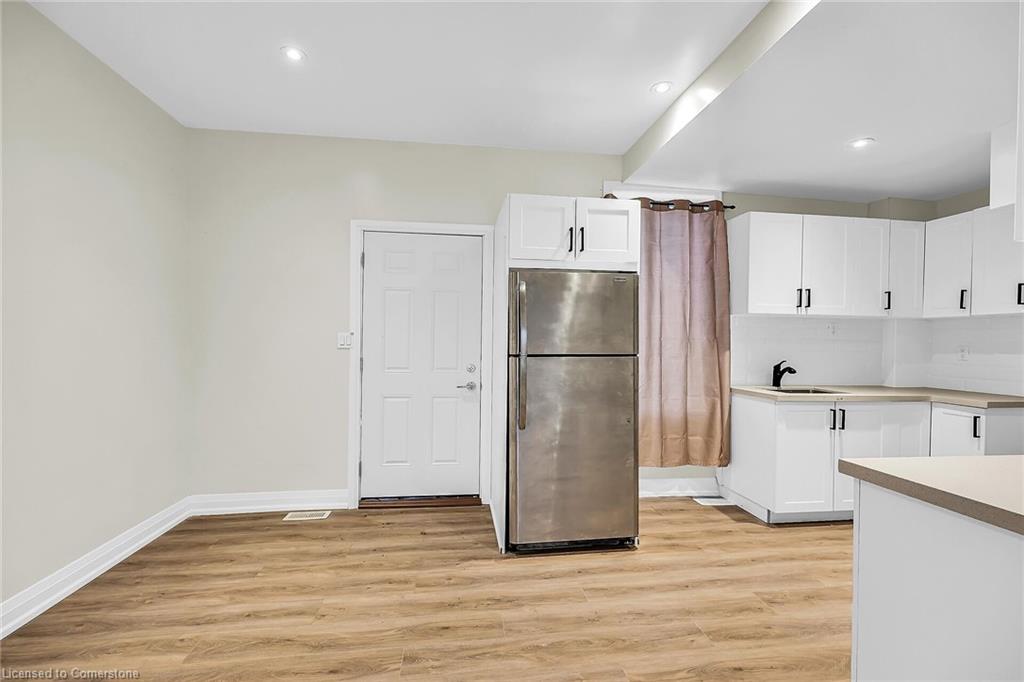 346 Emerald Street N Property Photo 10