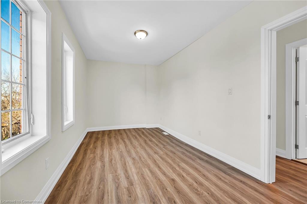 346 Emerald Street N Property Photo 21
