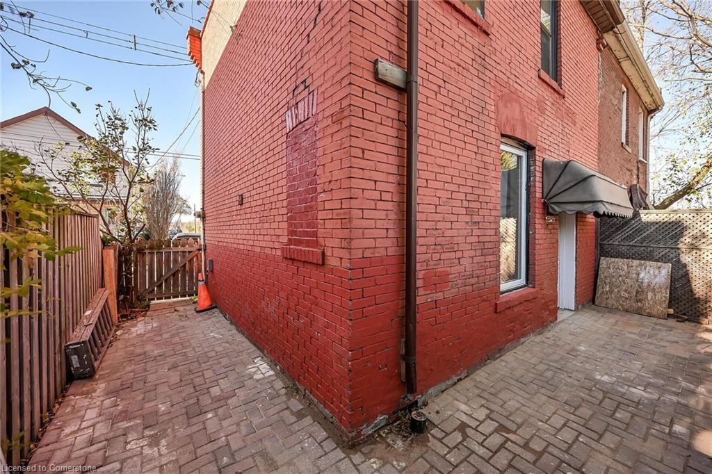 346 Emerald Street N Property Photo 28