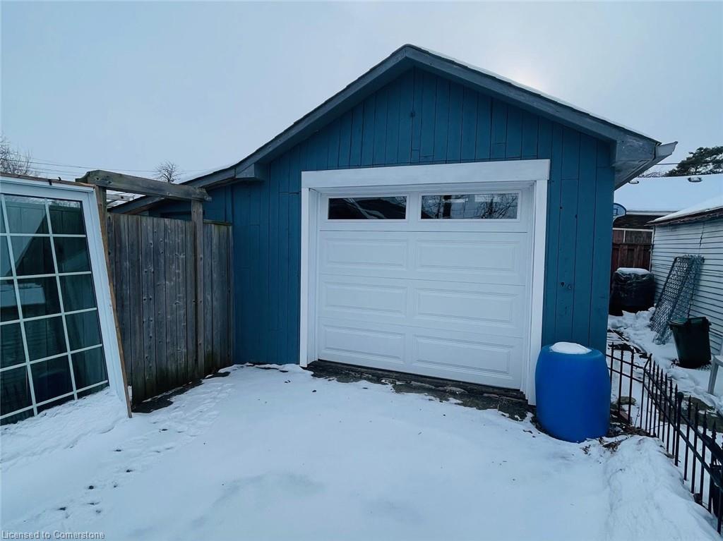 354 Dundas Street N Property Photo 9