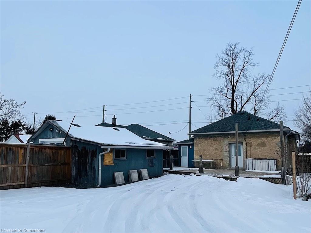 354 Dundas Street N Property Photo 10