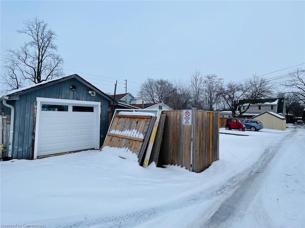 354 Dundas Street N Property Photo 11