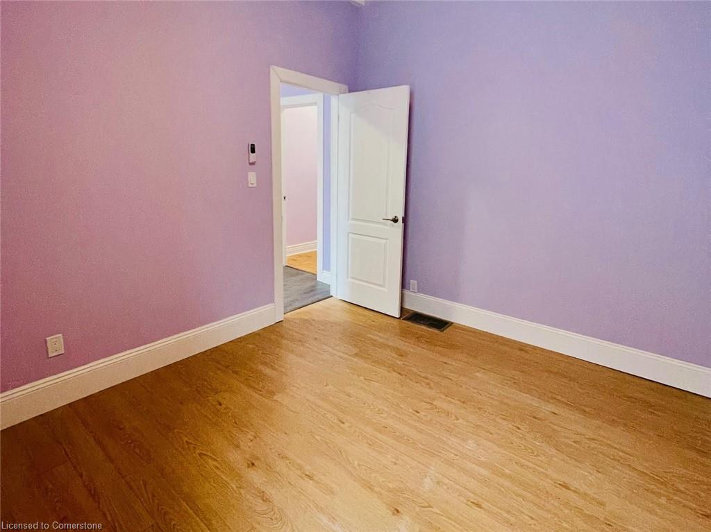 354 Dundas Street N Property Photo 19