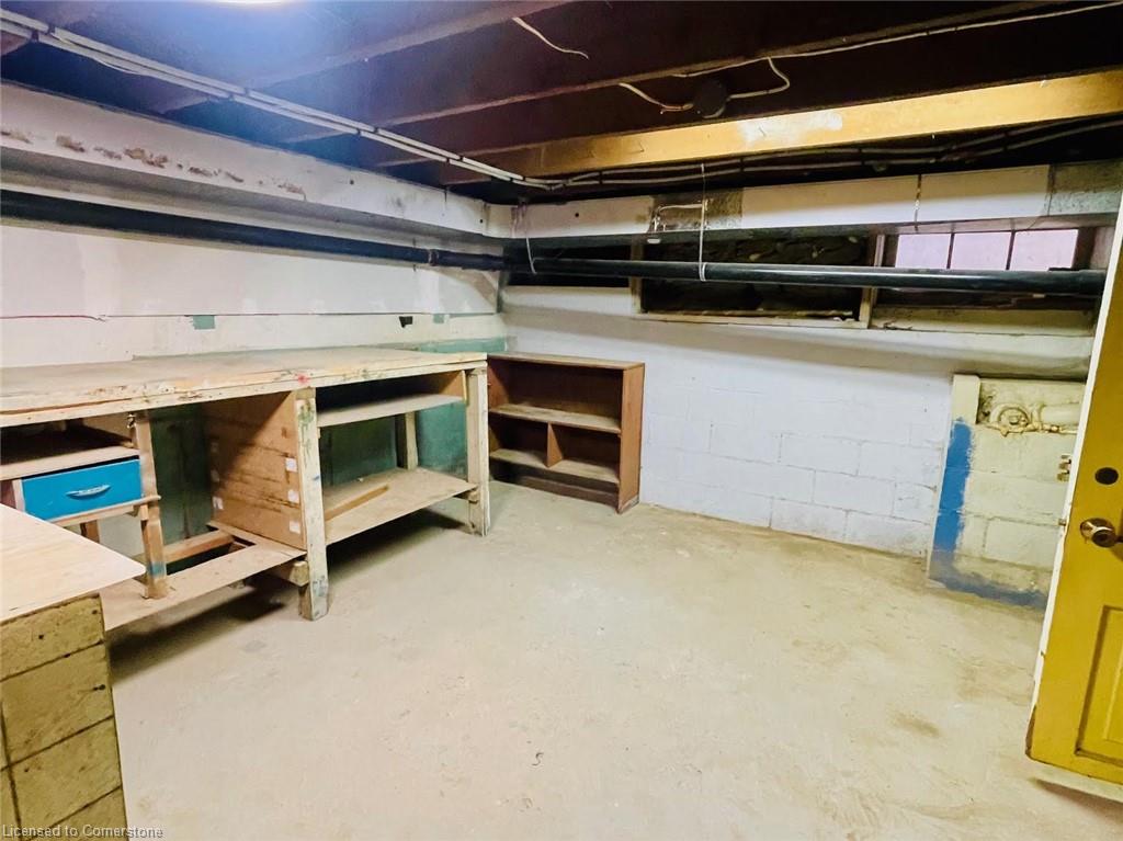 354 Dundas Street N Property Photo 27