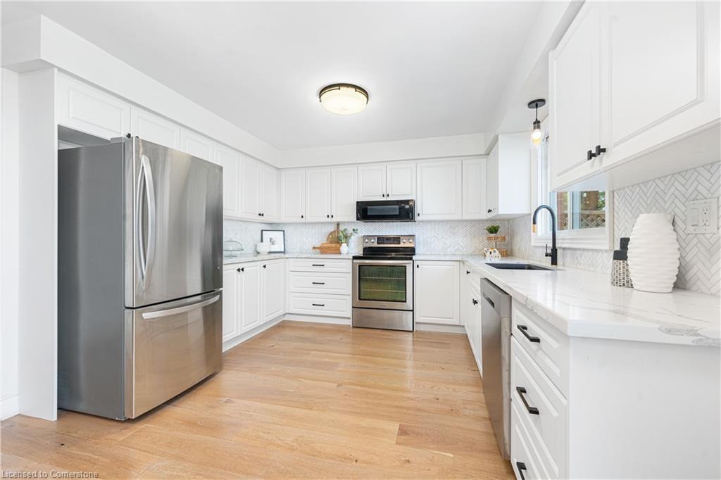 385 Kerman Avenue Property Photo 10