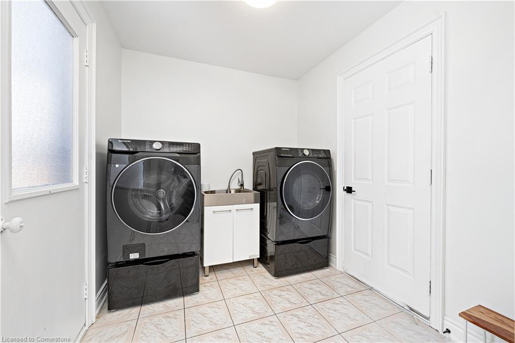 385 Kerman Avenue Property Photo 12