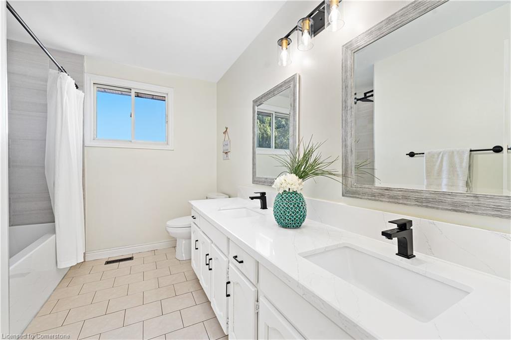 385 Kerman Avenue Property Photo 16