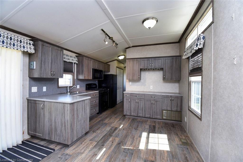 2490 Governors Road Property Photo 11