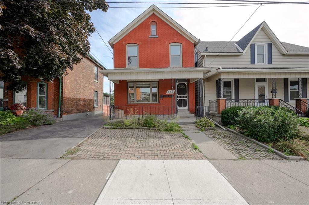 442 Mary Street Property Photo 2