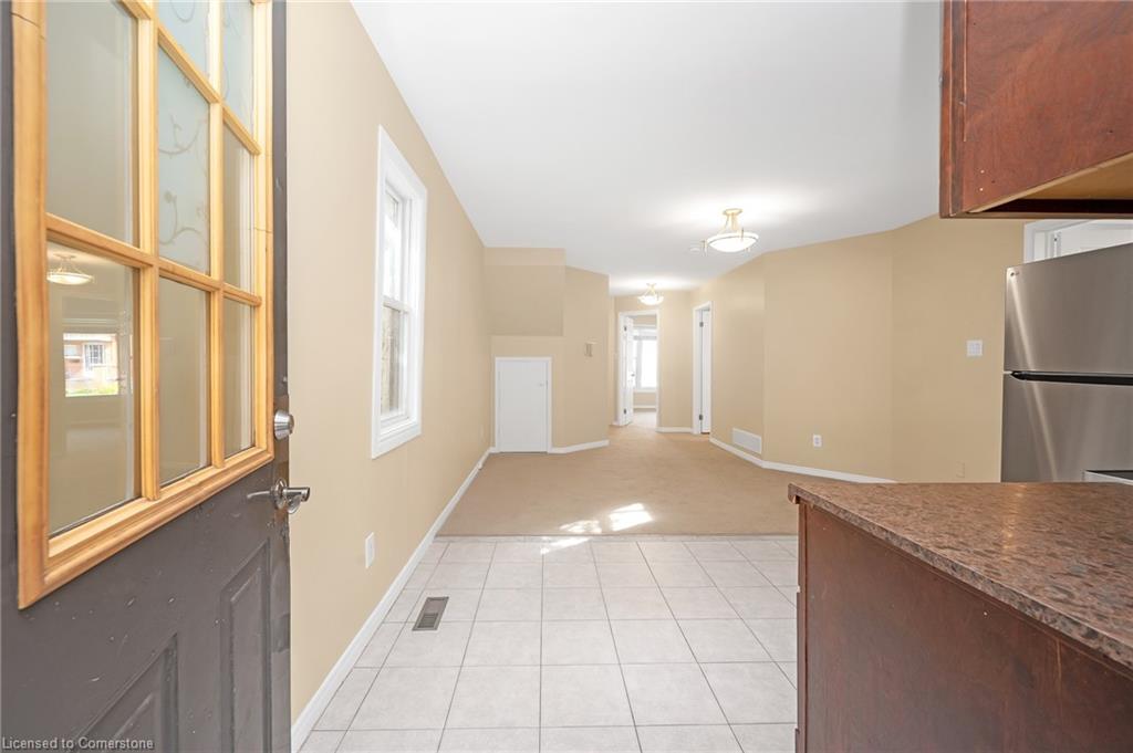 442 Mary Street Property Photo 5