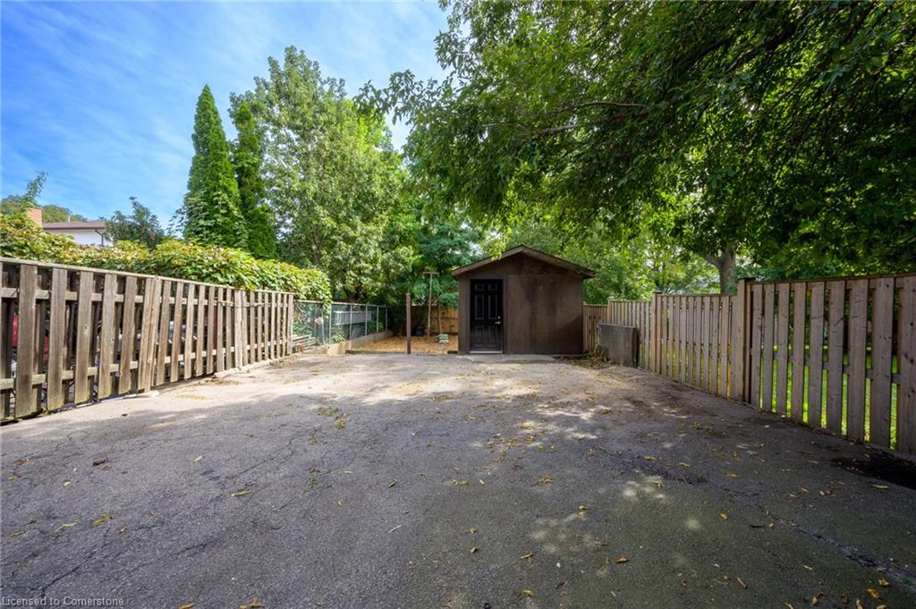 442 Mary Street Property Photo 16