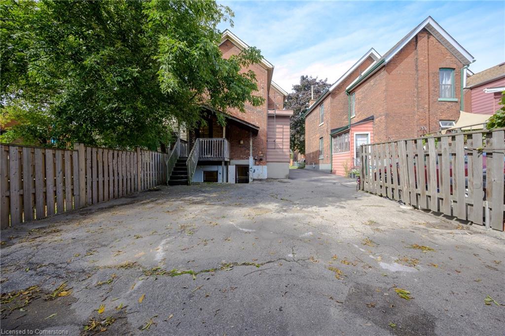 442 Mary Street Property Photo 23